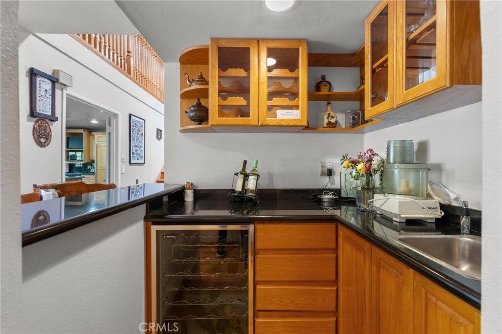 Northridge, California, 91324, United States, 5 Bedrooms Bedrooms, ,4 BathroomsBathrooms,Residential,Active,1952628