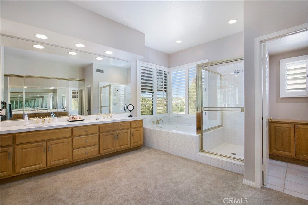 Trabuco Canyon, California, 92679, United States, 5 Bedrooms Bedrooms, ,5 BathroomsBathrooms,Residential,Active,1952479