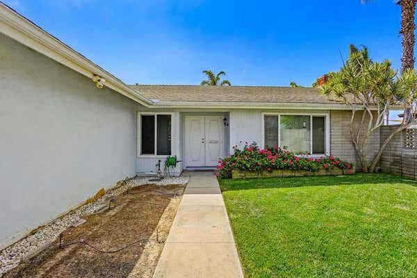 1165 TAMARACK AVE, CARLSBAD, CA 92008, photo 4 of 33