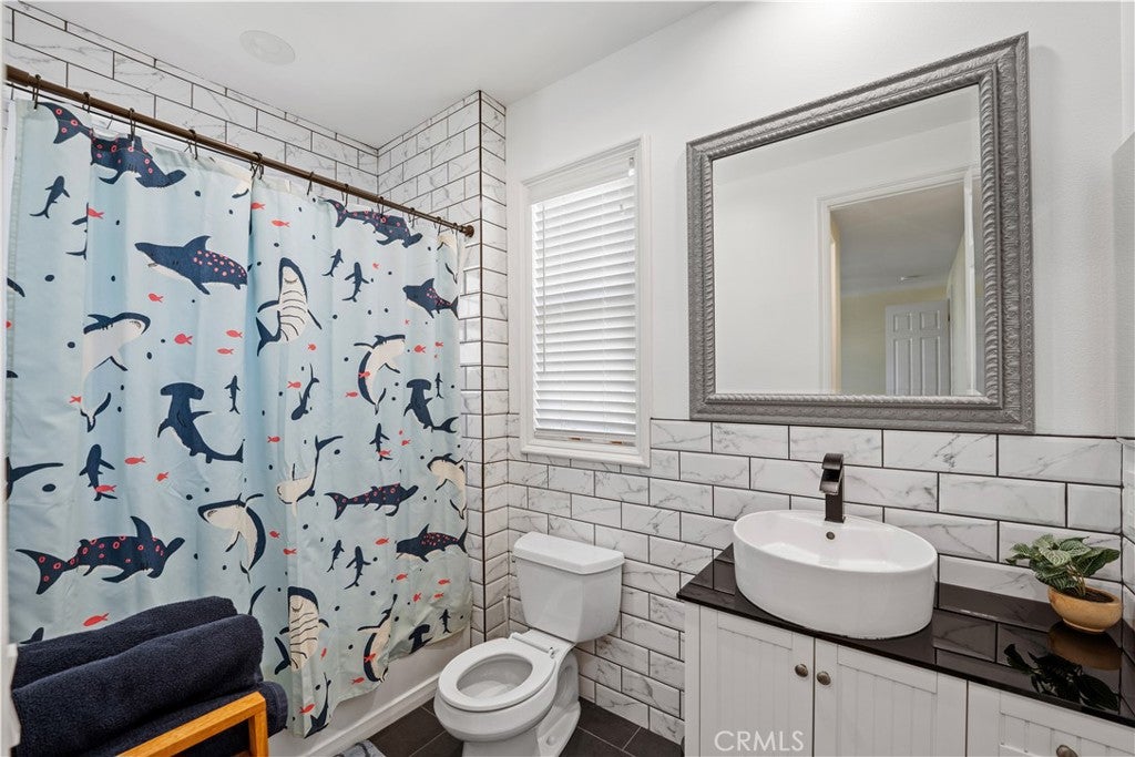 Canyon Country, California, 91387, United States, 4 Bedrooms Bedrooms, ,5 BathroomsBathrooms,Residential,Active,1953690