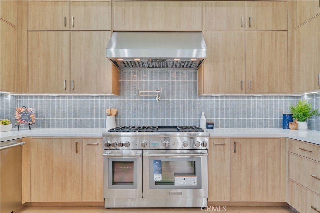 Redondo Beach, California, 90278, United States, 5 Bedrooms Bedrooms, ,5 BathroomsBathrooms,Residential,Active,2010192