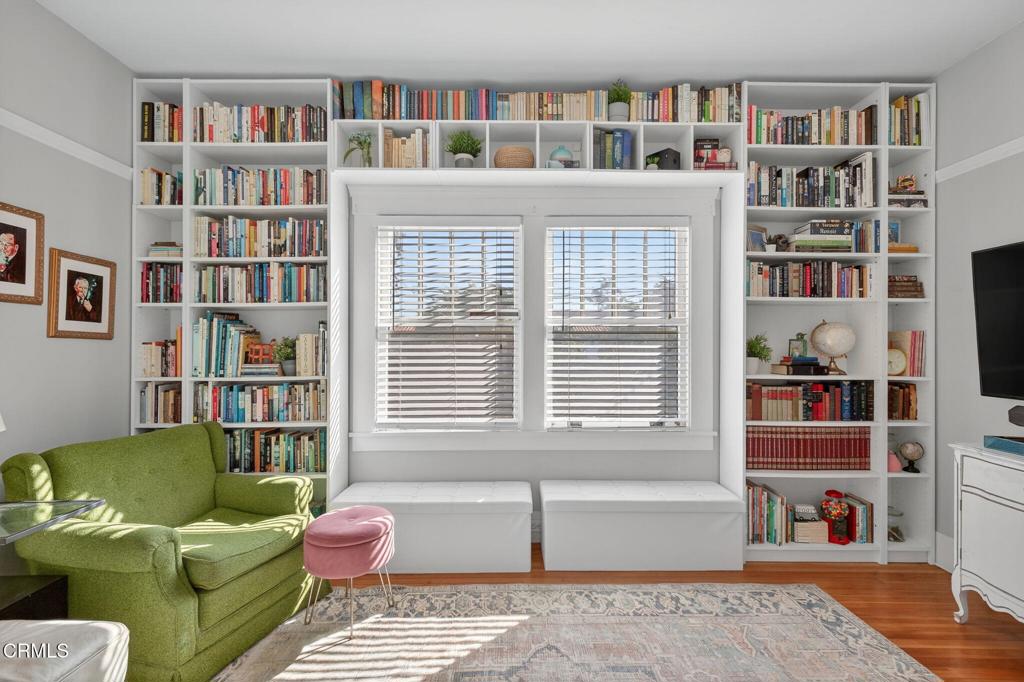 Oxnard, California, 93030, United States, 5 Bedrooms Bedrooms, ,2 BathroomsBathrooms,Residential,Active,1985561