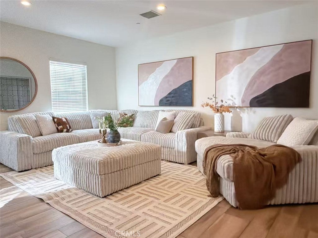 Claremont, California, 91711, United States, 5 Bedrooms Bedrooms, ,4 BathroomsBathrooms,Residential,Active,2010578