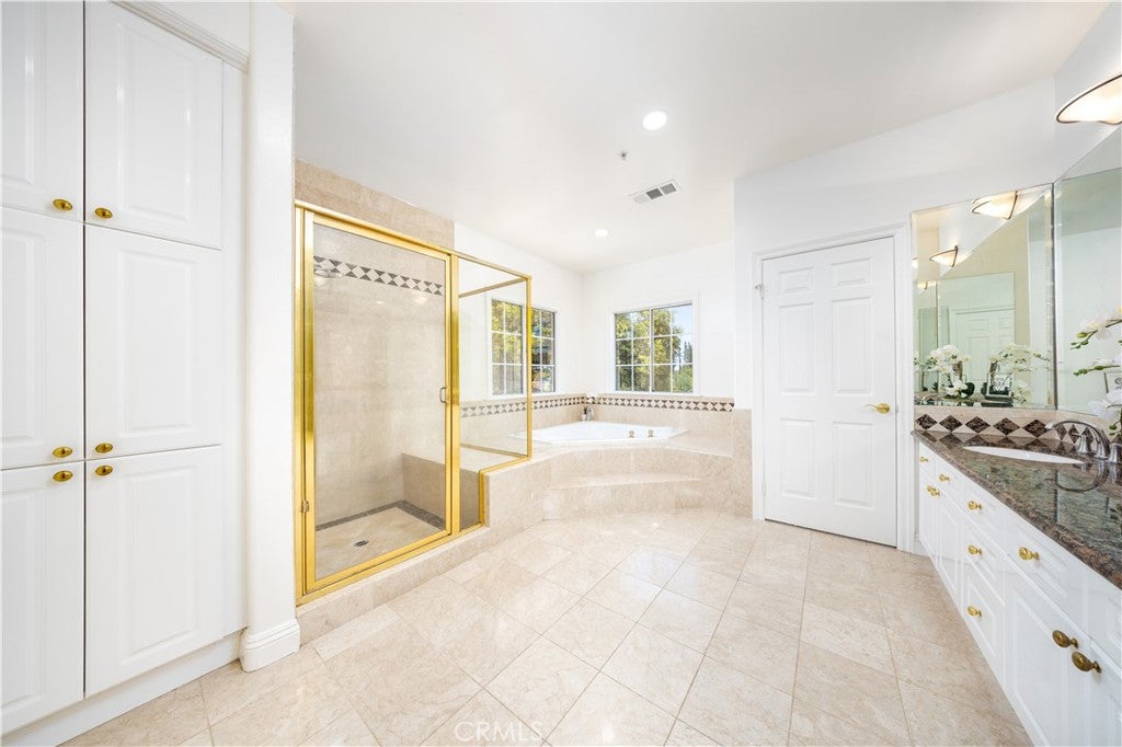 Arcadia, California, 91006, United States, 5 Bedrooms Bedrooms, ,5 BathroomsBathrooms,Residential,Active,1922322