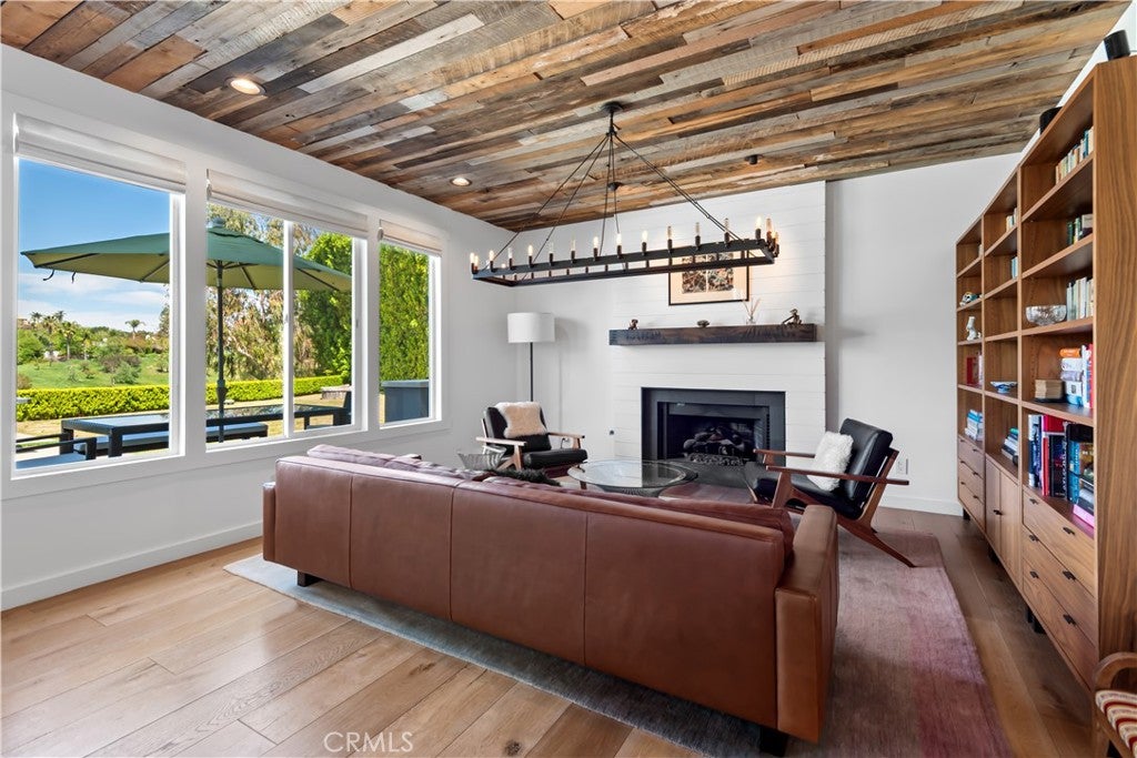 Calabasas, California, 91302, United States, 5 Bedrooms Bedrooms, ,5 BathroomsBathrooms,Residential,Active,1806958