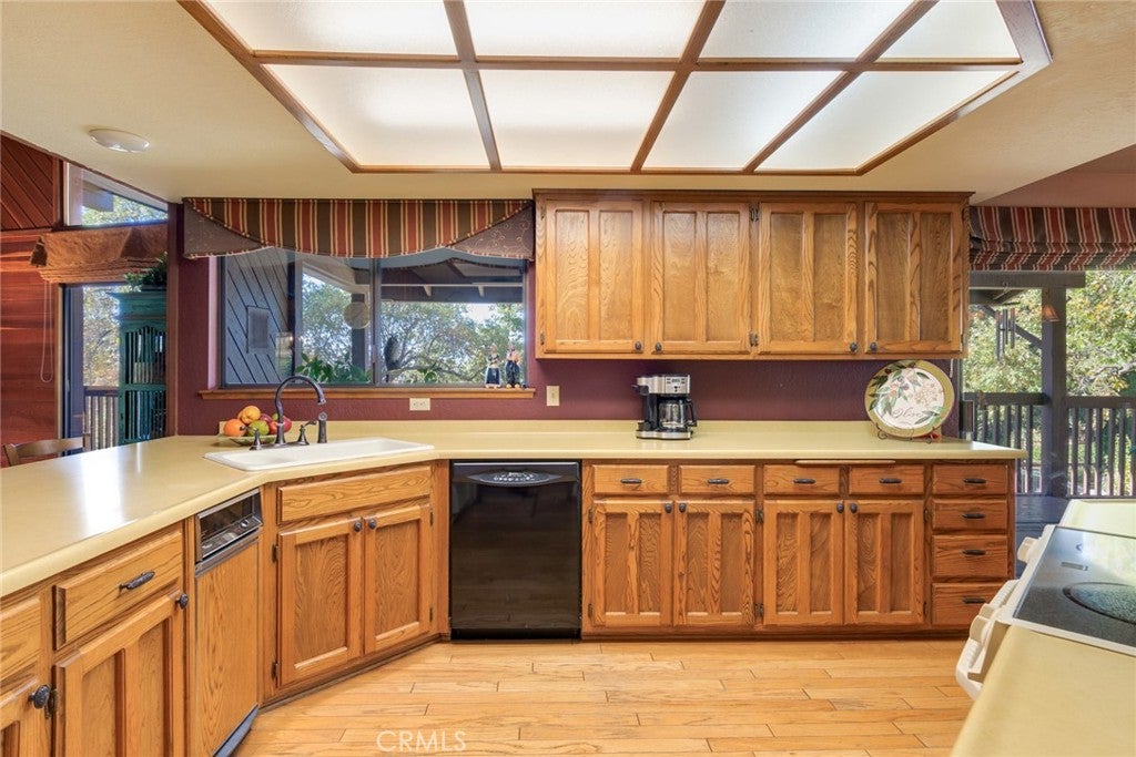 Yucaipa, California, 92399, United States, 4 Bedrooms Bedrooms, ,5 BathroomsBathrooms,Residential,Active,1990591