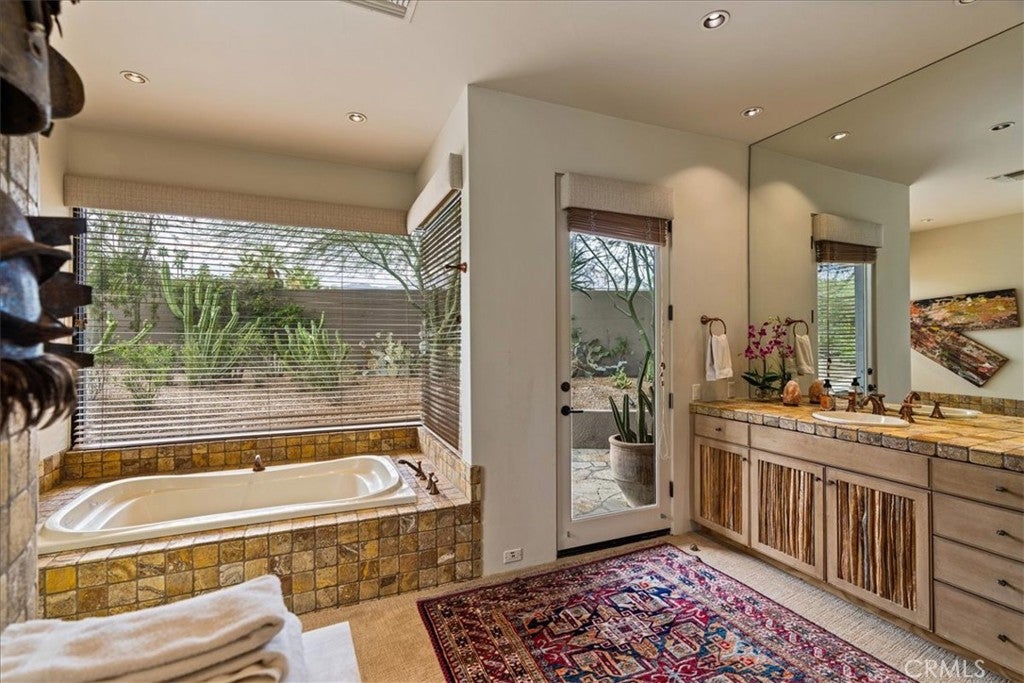 Palm Desert, California, 92260, United States, 3 Bedrooms Bedrooms, ,4 BathroomsBathrooms,Residential,Active,2008008