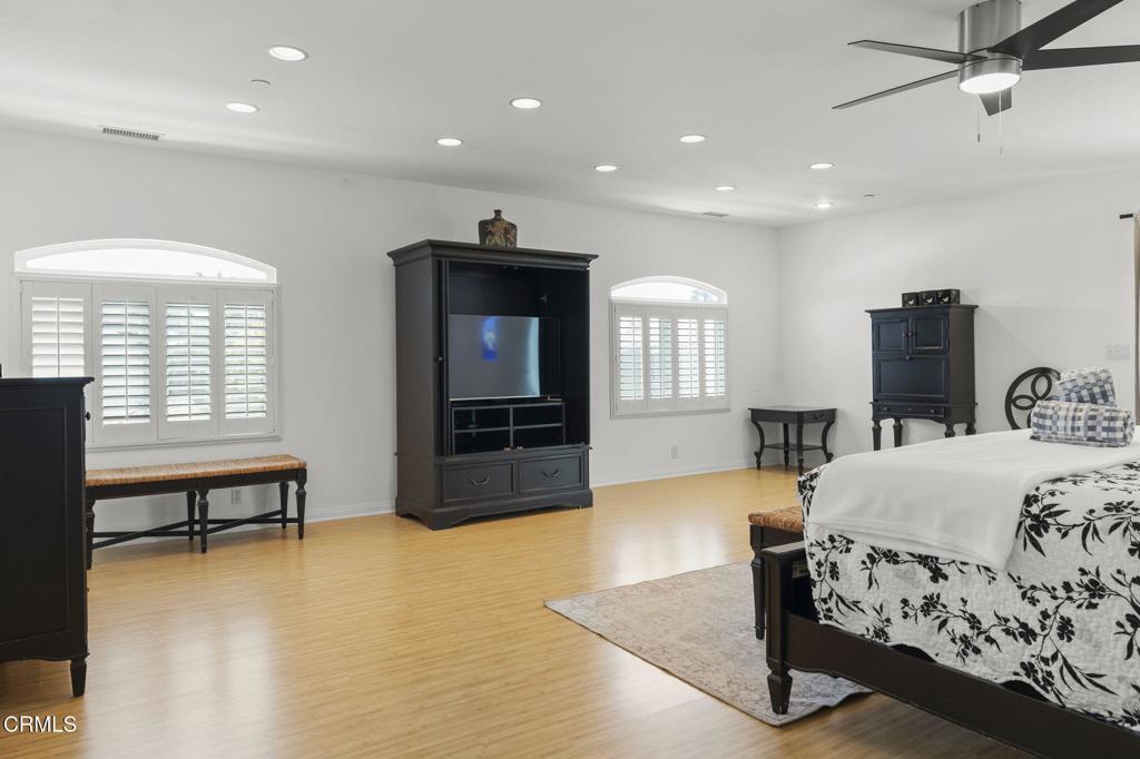 Ventura, California, 93001, United States, ,3 BathroomsBathrooms,Residential,Active,1829931