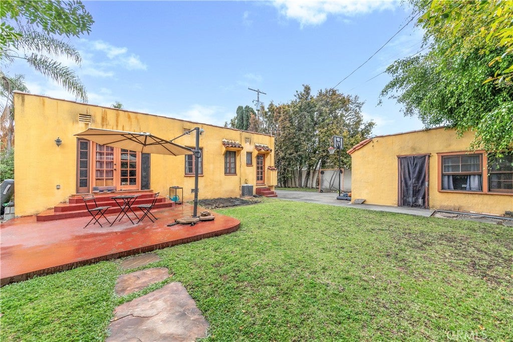 Los Angeles, California, 90035, United States, 3 Bedrooms Bedrooms, ,2 BathroomsBathrooms,Residential,Active,1922738