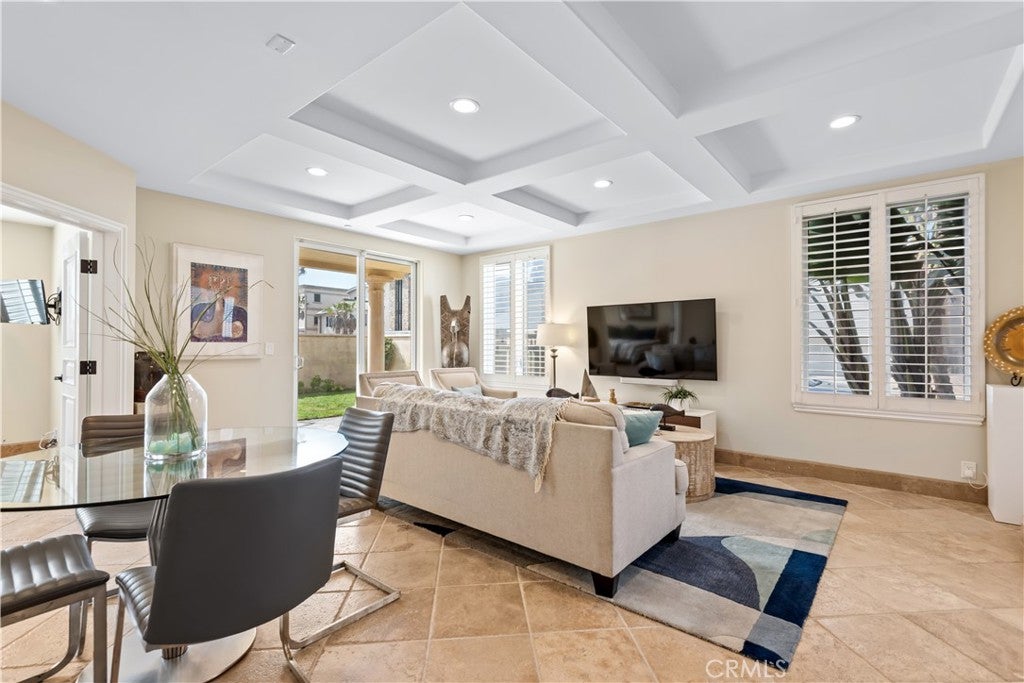 Oxnard, California, 93035, United States, 3 Bedrooms Bedrooms, ,3 BathroomsBathrooms,Residential,Active,2009405