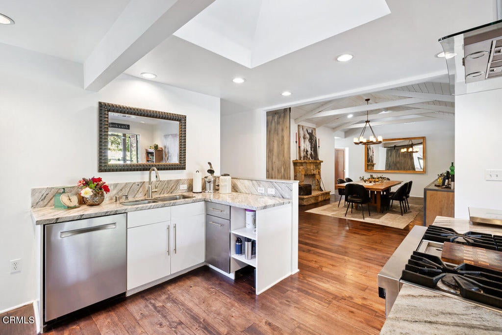 Ojai, California, 93023, United States, 3 Bedrooms Bedrooms, ,3 BathroomsBathrooms,Residential,Active,1920241