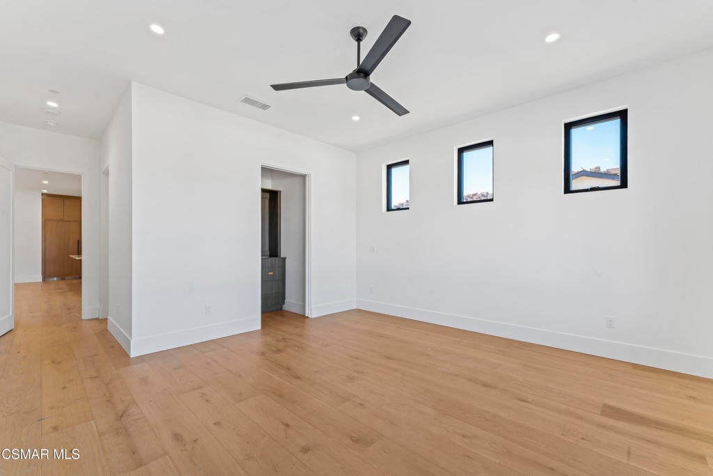 Camarillo, California, 93010, United States, 6 Bedrooms Bedrooms, ,7 BathroomsBathrooms,Residential,Active,2013156