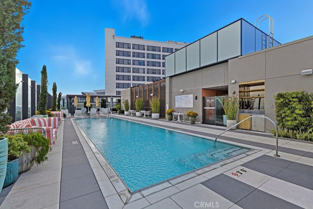 Los Angeles, California, 90069, United States, 2 Bedrooms Bedrooms, ,3 BathroomsBathrooms,Residential,Active,1995278