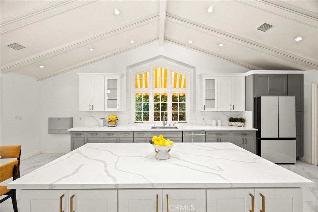 Arcadia, California, 91006, United States, 5 Bedrooms Bedrooms, ,6 BathroomsBathrooms,Residential,Active,1907985