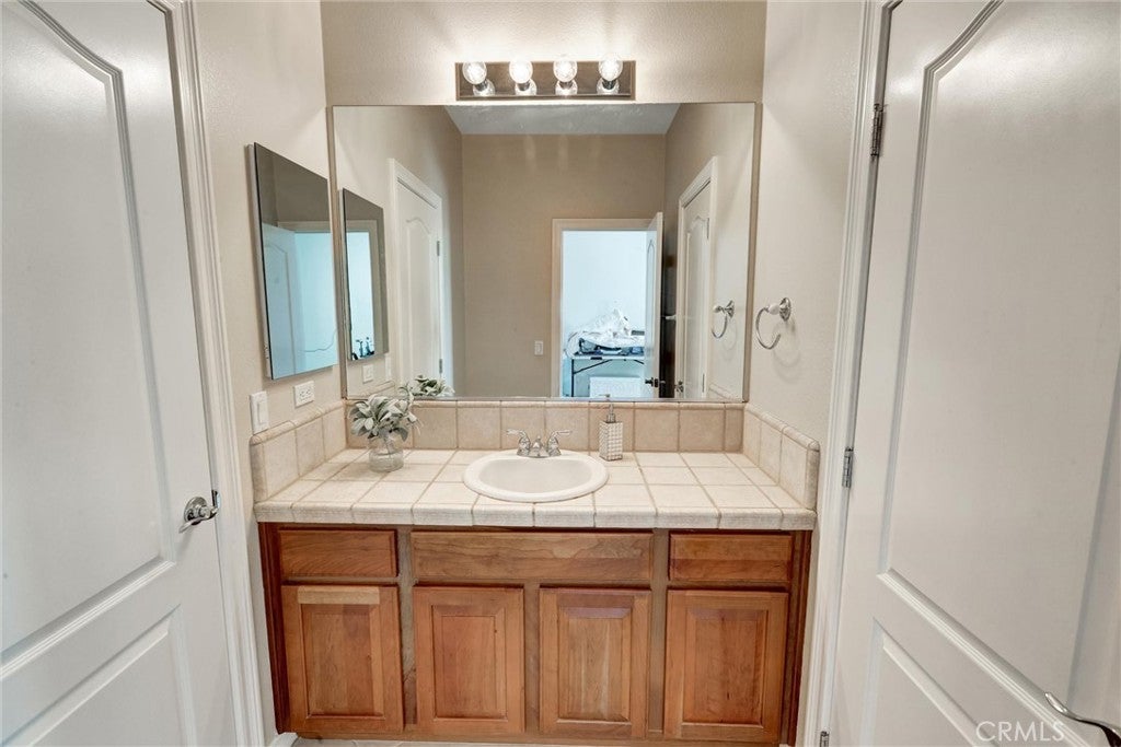 Murrieta, California, 92562, United States, 6 Bedrooms Bedrooms, ,5 BathroomsBathrooms,Residential,Active,1999183