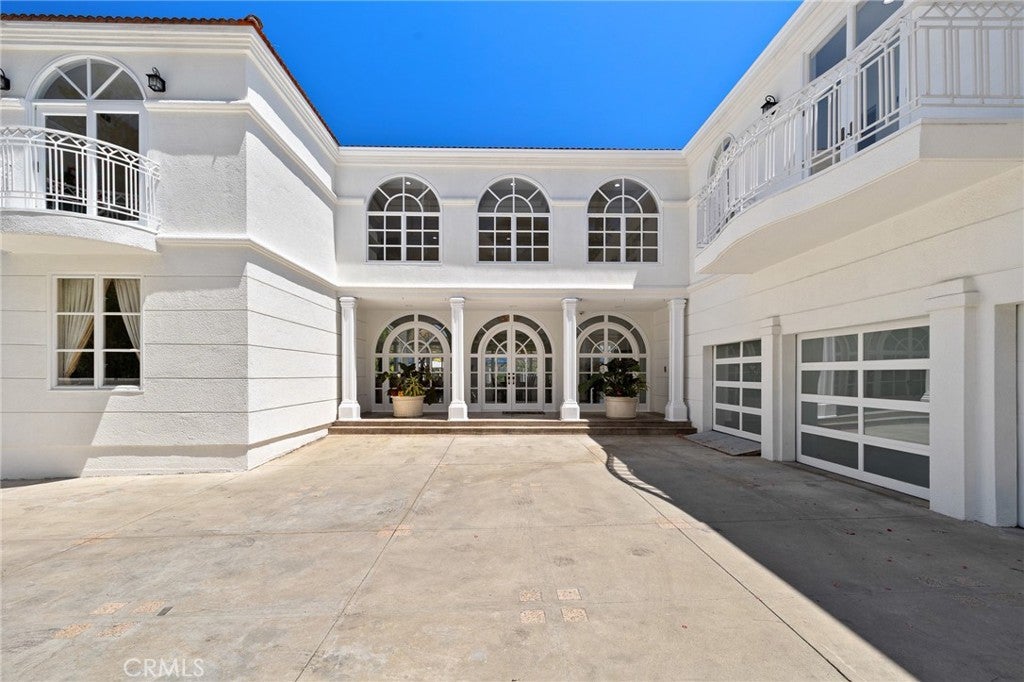 Glendale, California, 91206, United States, 5 Bedrooms Bedrooms, ,6 BathroomsBathrooms,Residential,Active,1941392