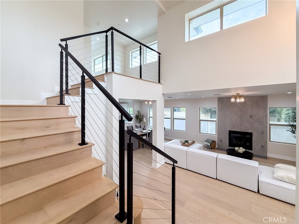 Pasadena, California, 91107, United States, 7 Bedrooms Bedrooms, ,8 BathroomsBathrooms,Residential,Active,1944066