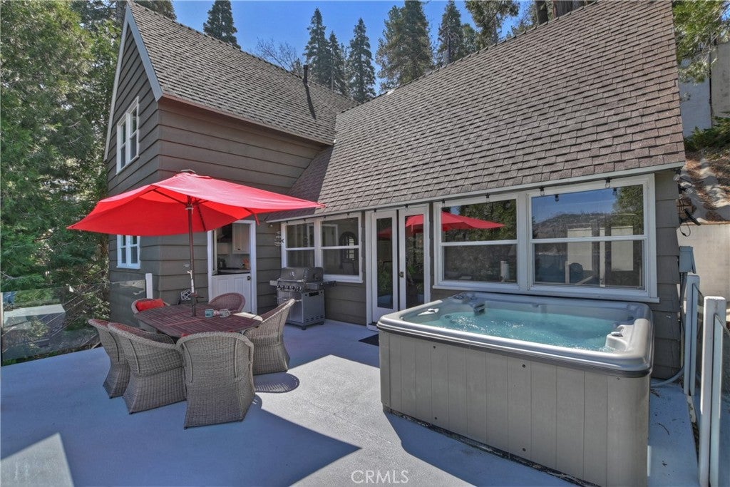 Lake Arrowhead, California, 92352, United States, 4 Bedrooms Bedrooms, ,3 BathroomsBathrooms,Residential,Active,1786792