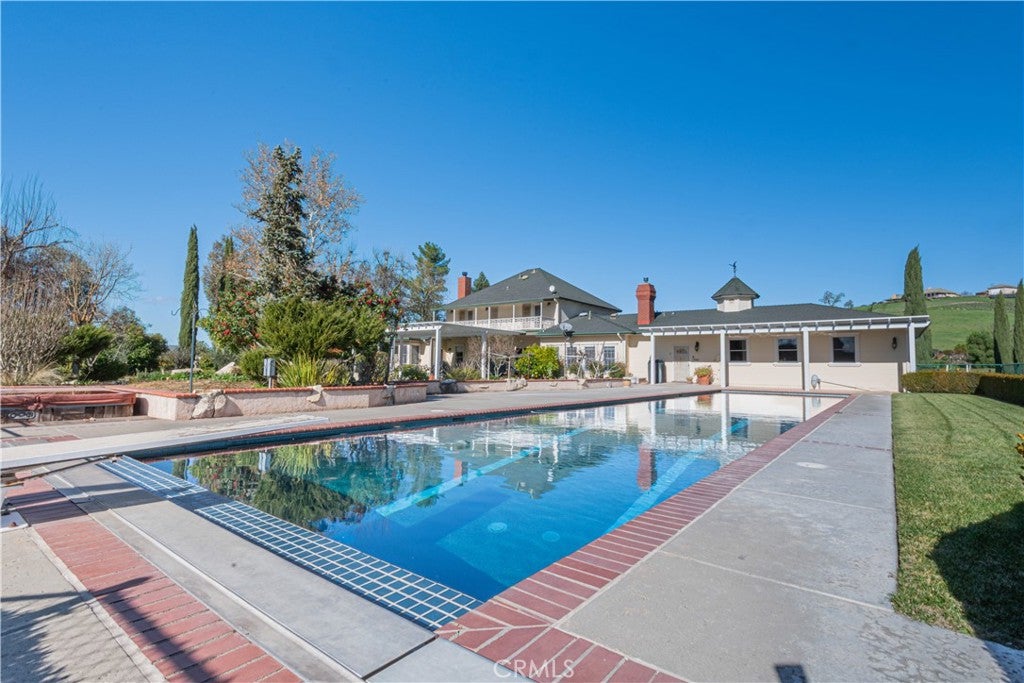 Paso Robles, California, 93446, United States, 4 Bedrooms Bedrooms, ,5 BathroomsBathrooms,Residential,Active,2016421
