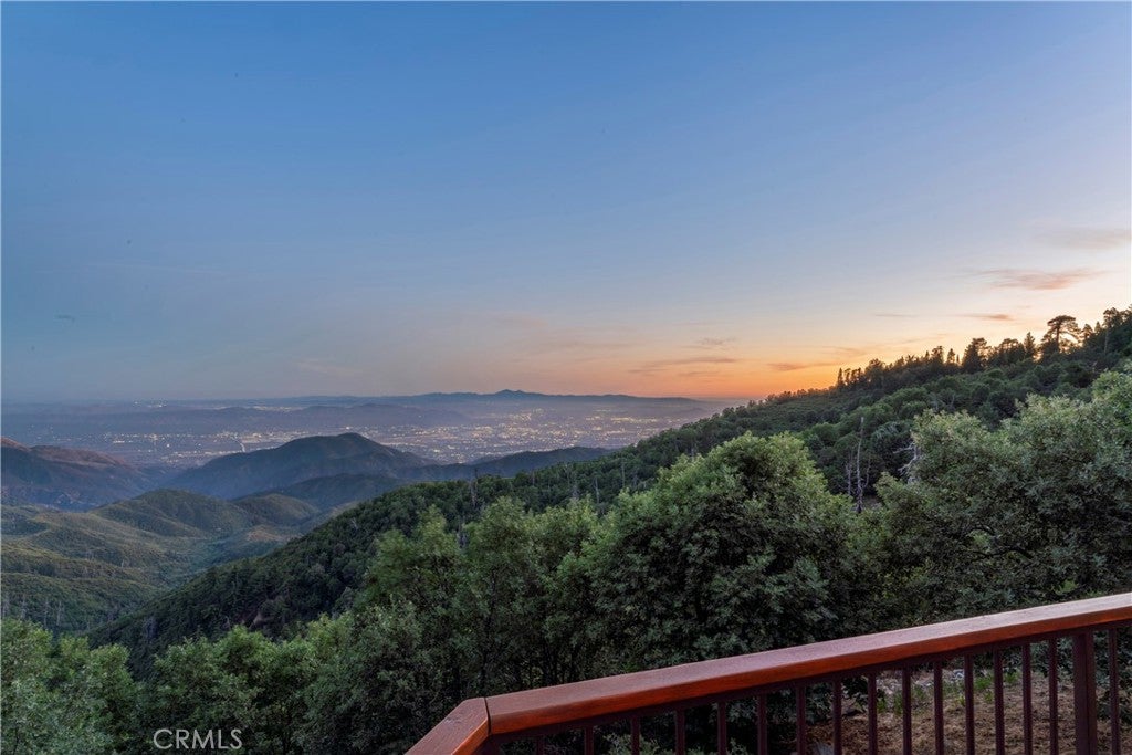 Lake Arrowhead, California, 92352, United States, 2 Bedrooms Bedrooms, ,3 BathroomsBathrooms,Residential,Active,1988419