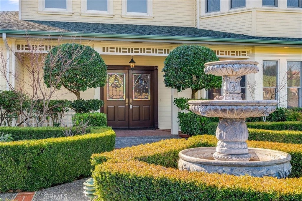 Paso Robles, California, 93446, United States, 4 Bedrooms Bedrooms, ,5 BathroomsBathrooms,Residential,Active,2016421