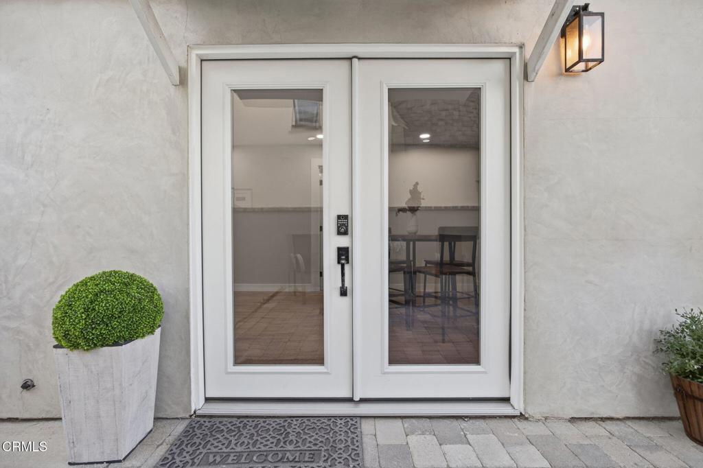 Ventura, California, 93001, United States, 4 Bedrooms Bedrooms, ,3 BathroomsBathrooms,Residential,Active,1926891