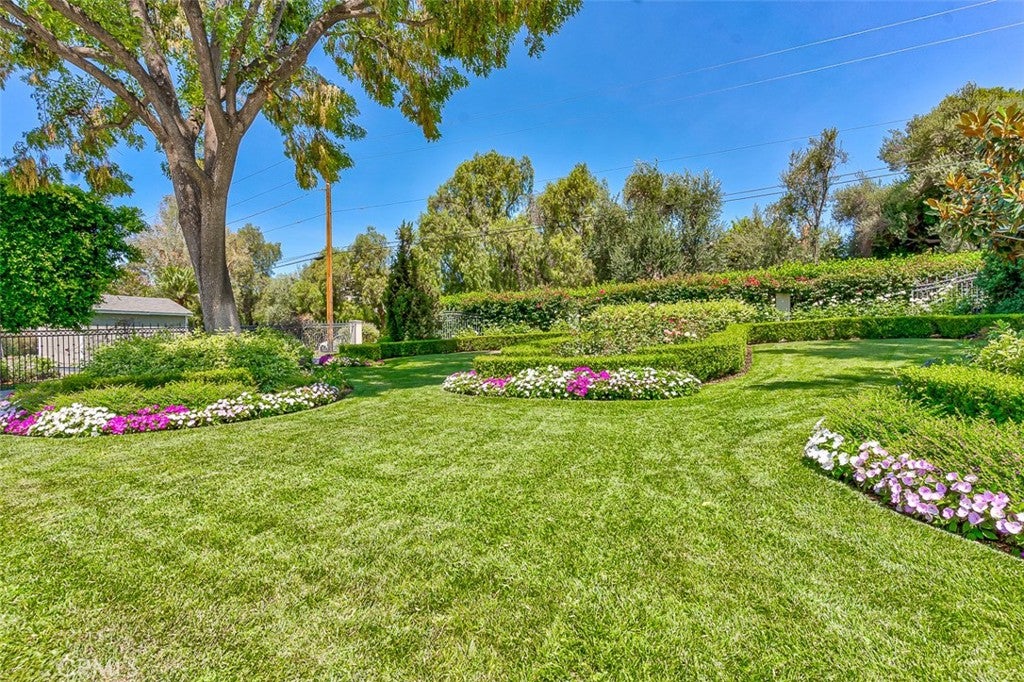 Fullerton, California, 92835, United States, 4 Bedrooms Bedrooms, ,3 BathroomsBathrooms,Residential,Active,1894565