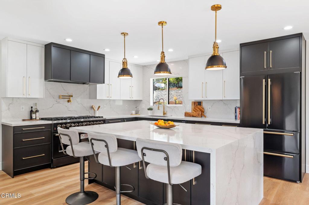 Ventura, California, 93003, United States, 4 Bedrooms Bedrooms, ,3 BathroomsBathrooms,Residential,Active,1936147