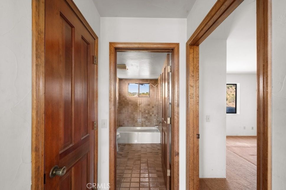 Fallbrook, California, 92028, United States, 3 Bedrooms Bedrooms, ,2 BathroomsBathrooms,Residential,Active,1820329