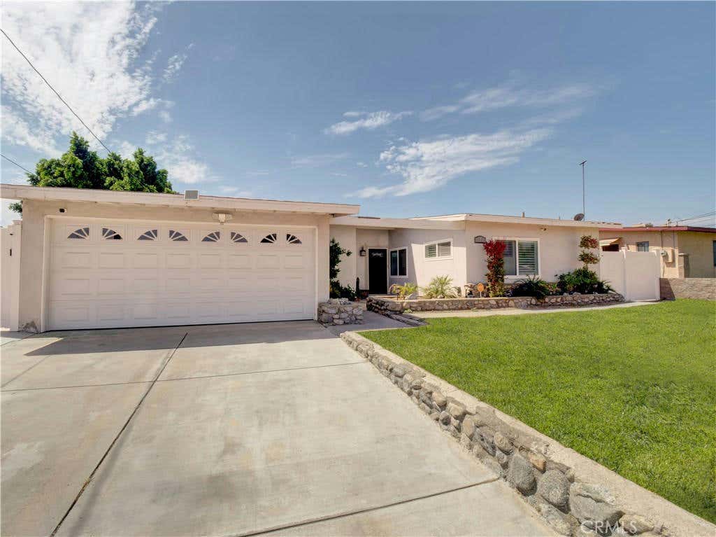 225 W ALRU ST, RIALTO, CA 92376, photo 1 of 26