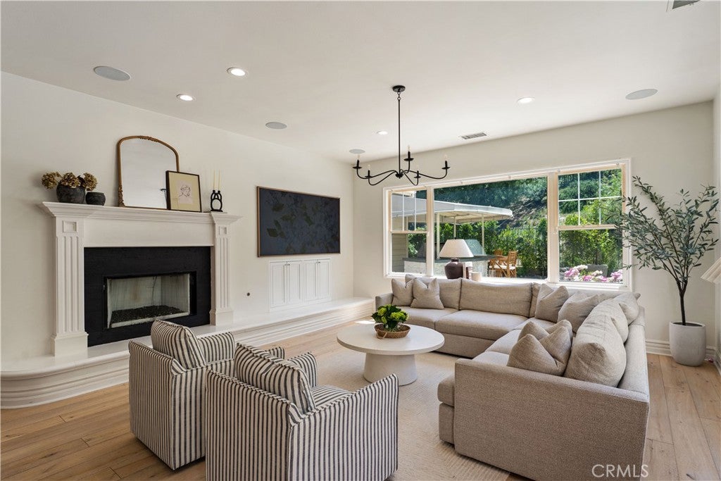 Canyon Country, California, 91387, United States, 4 Bedrooms Bedrooms, ,5 BathroomsBathrooms,Residential,Active,1829894