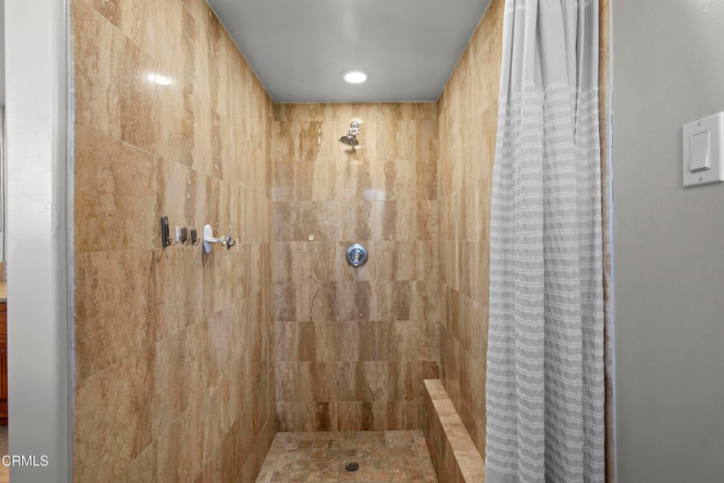 Camarillo, California, 93010, United States, 4 Bedrooms Bedrooms, ,4 BathroomsBathrooms,Residential,Active,1853635