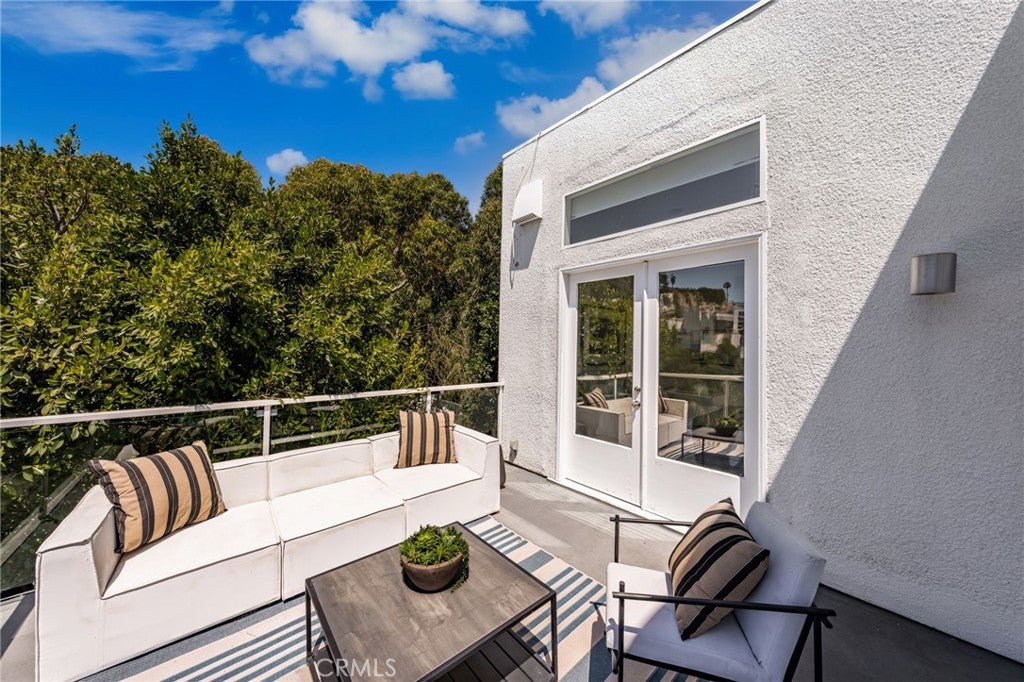 West Hollywood, California, 90069, United States, 3 Bedrooms Bedrooms, ,4 BathroomsBathrooms,Residential,Active,1922666
