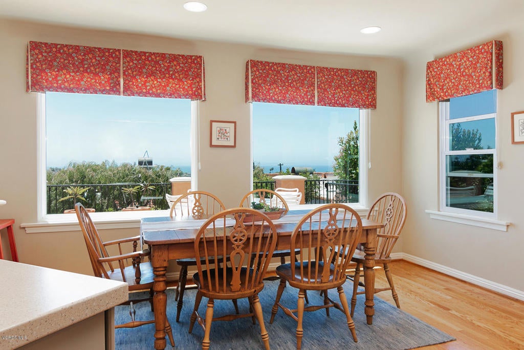 Ventura, California, 93001, United States, 4 Bedrooms Bedrooms, ,4 BathroomsBathrooms,Residential,Contingent,1944037