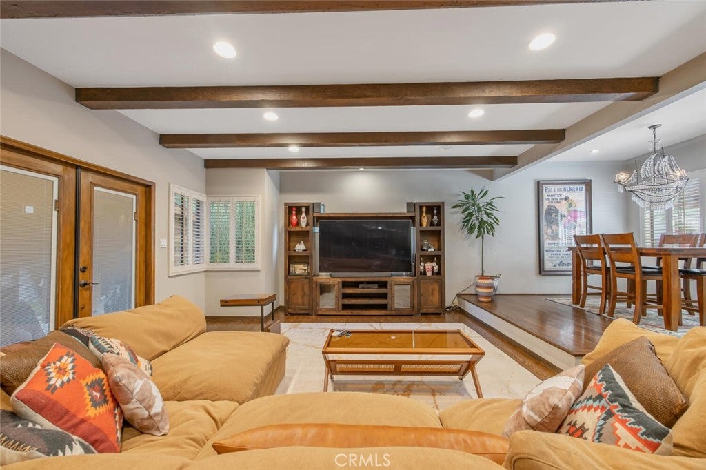 North Hollywood, California, 91602, United States, 4 Bedrooms Bedrooms, ,2 BathroomsBathrooms,Residential,Active,1954309