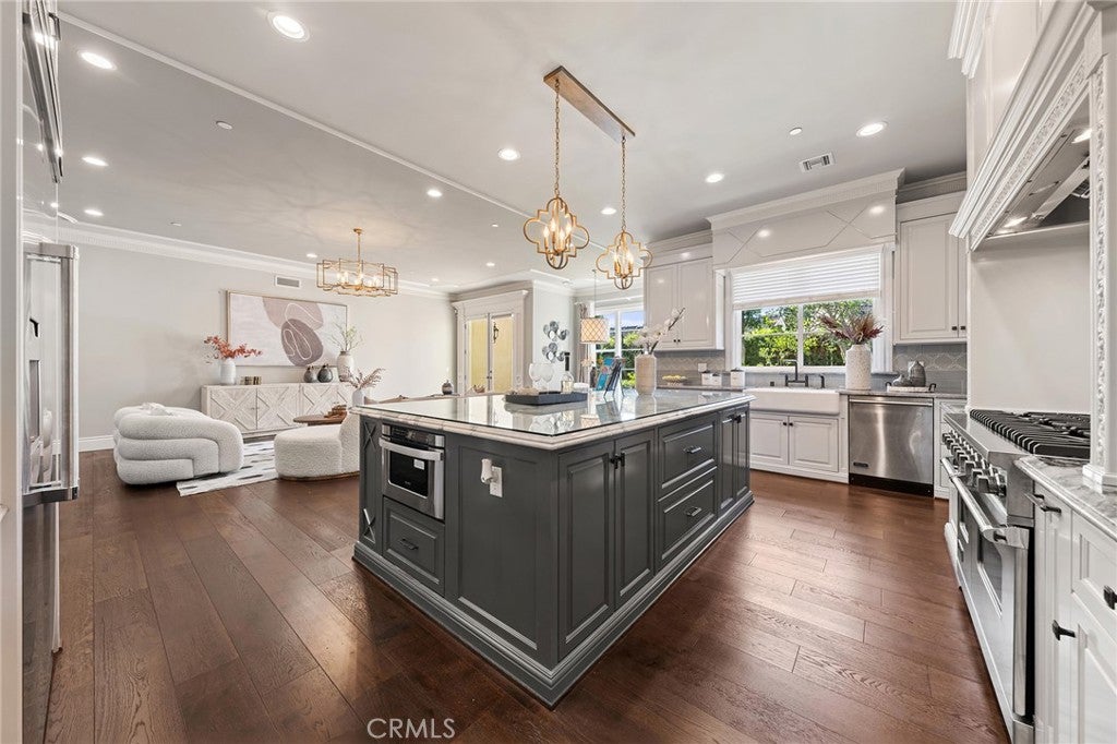 Arcadia, California, 91006, United States, 4 Bedrooms Bedrooms, ,5 BathroomsBathrooms,Residential,Active,2014620