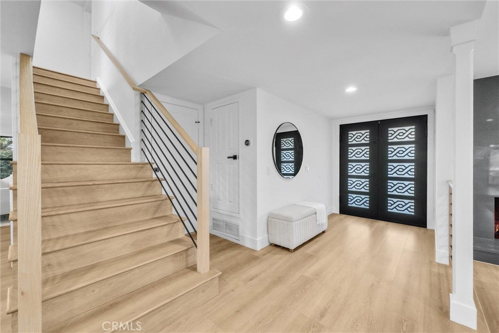 Huntington Beach, California, 92646, United States, 4 Bedrooms Bedrooms, ,3 BathroomsBathrooms,Residential,Active,1998762