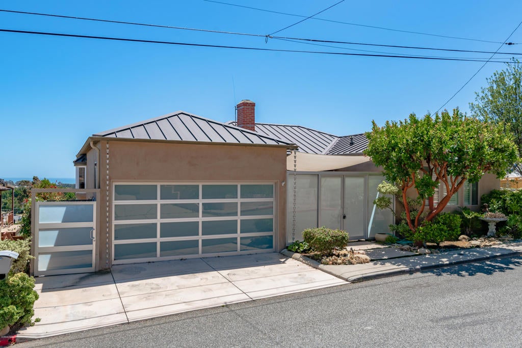 Ventura, California, 93001, United States, 3 Bedrooms Bedrooms, ,2 BathroomsBathrooms,Residential,Active,1944036