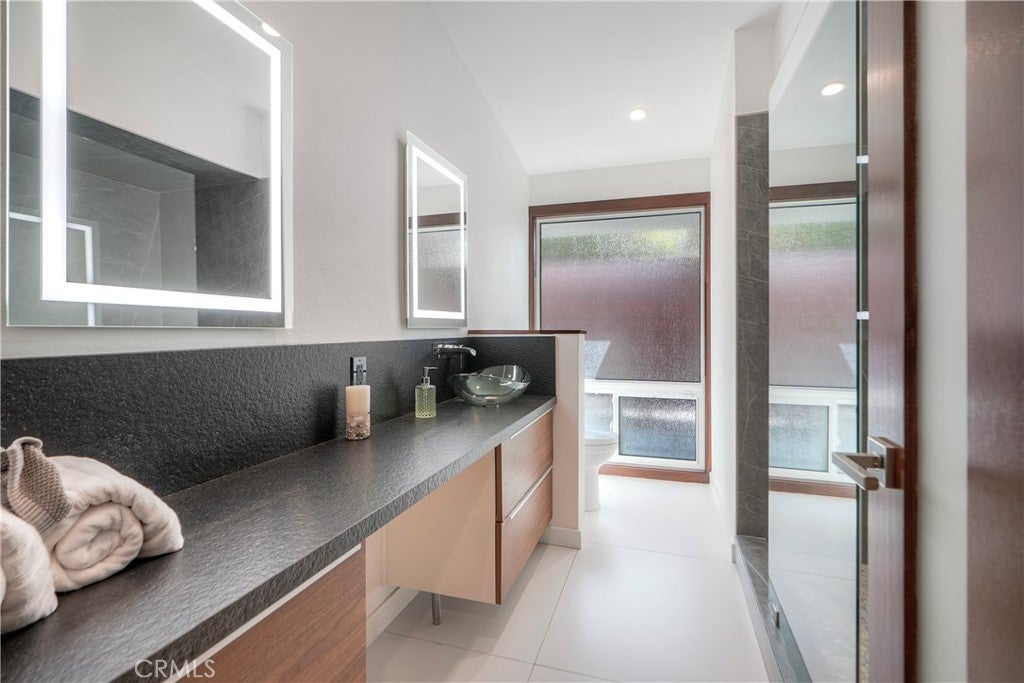 Dana Point, California, 92629, United States, 3 Bedrooms Bedrooms, ,2 BathroomsBathrooms,Residential,Active,1973342