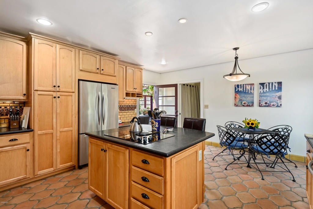 Ventura, California, 93001, United States, 3 Bedrooms Bedrooms, ,3 BathroomsBathrooms,Residential,Active,1944044