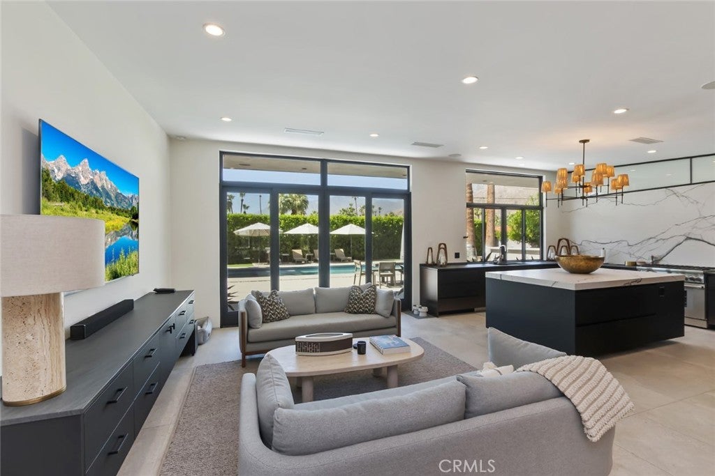 Palm Springs, California, 92264, United States, 4 Bedrooms Bedrooms, ,5 BathroomsBathrooms,Residential,Active,1999334