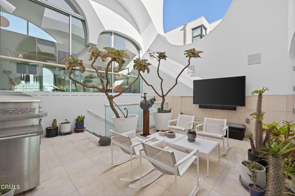 Oxnard, California, 93035, United States, 4 Bedrooms Bedrooms, ,5 BathroomsBathrooms,Residential,Active,1904736
