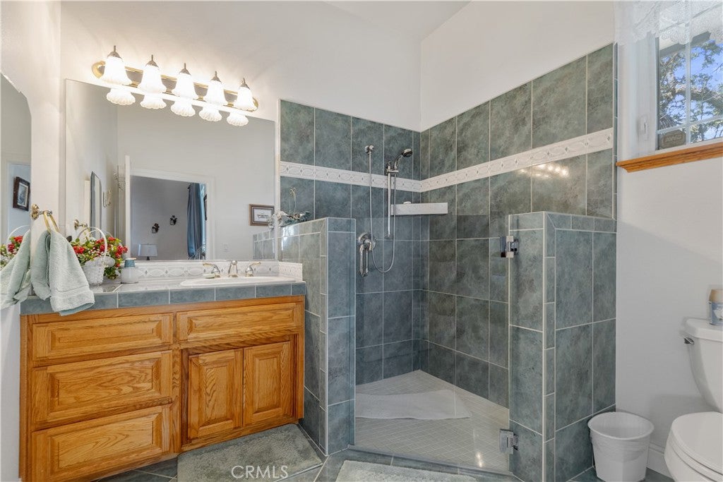 Paso Robles, California, 93446, United States, 7 Bedrooms Bedrooms, ,6 BathroomsBathrooms,Residential,Active,1919055