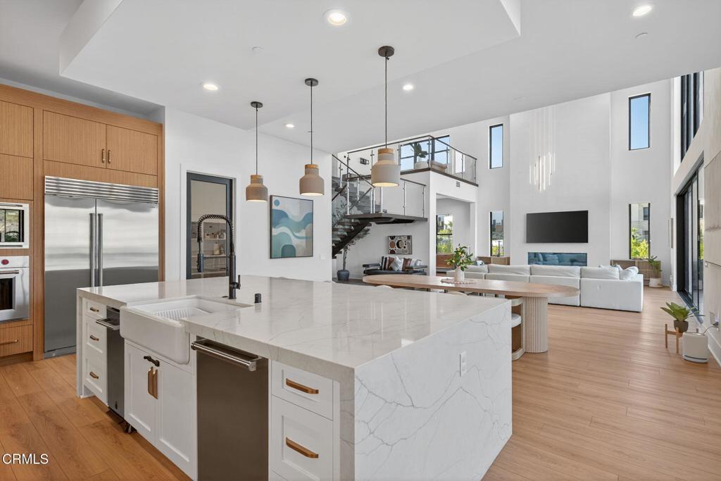 Porter Ranch, California, 91326, United States, 5 Bedrooms Bedrooms, ,6 BathroomsBathrooms,Residential,Active,1965808