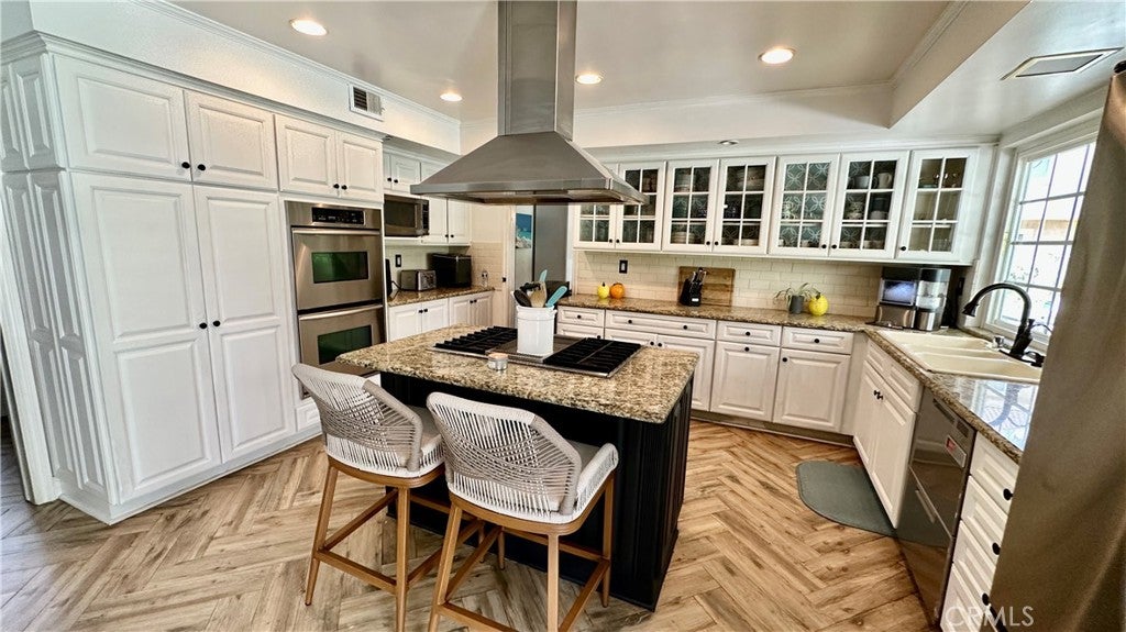 Porter Ranch, California, 91326, United States, 4 Bedrooms Bedrooms, ,3 BathroomsBathrooms,Residential,Active,1914580