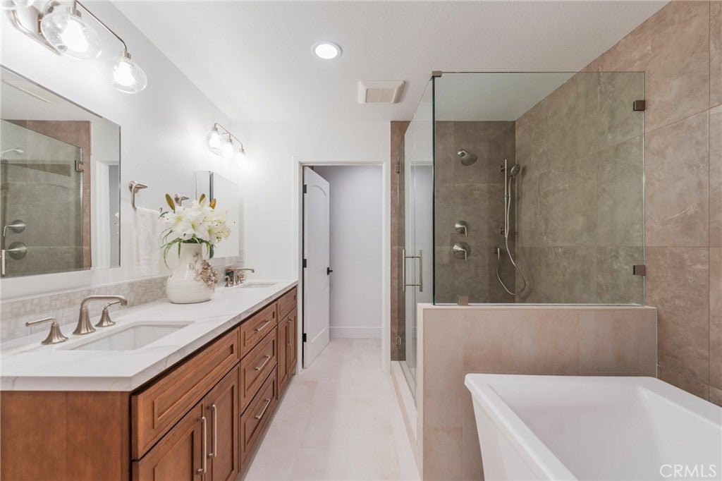 Corona Del Mar, California, 92625, United States, 3 Bedrooms Bedrooms, ,2 BathroomsBathrooms,Residential,Active,2008348