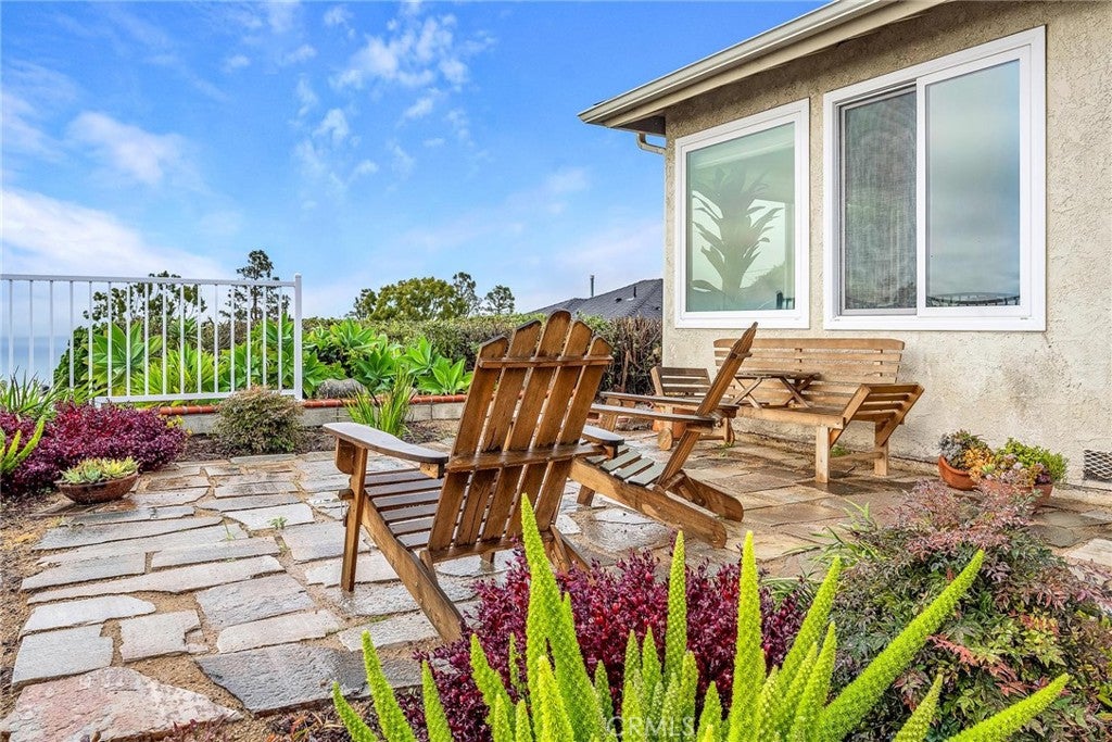 Redondo Beach, California, 90277, United States, 4 Bedrooms Bedrooms, ,3 BathroomsBathrooms,Residential,Active,2007167