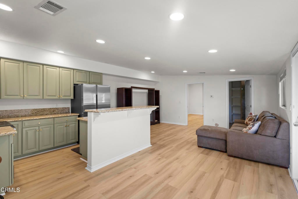 Camarillo, California, 93010, United States, 4 Bedrooms Bedrooms, ,4 BathroomsBathrooms,Residential,Active,1853635