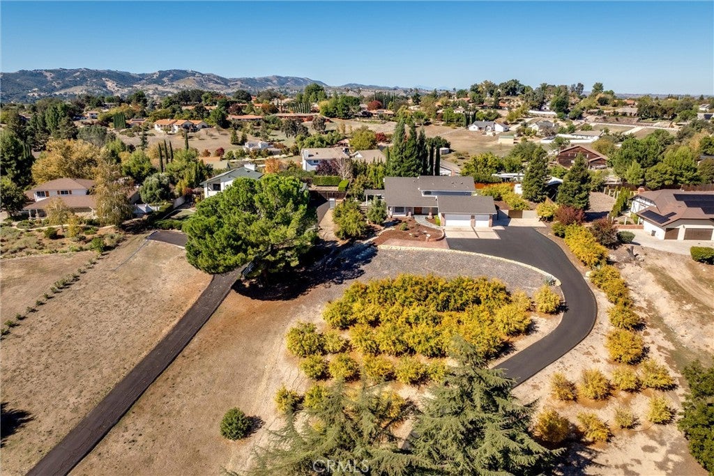 Paso Robles, California, 93446, United States, 4 Bedrooms Bedrooms, ,3 BathroomsBathrooms,Residential,Active,1973344