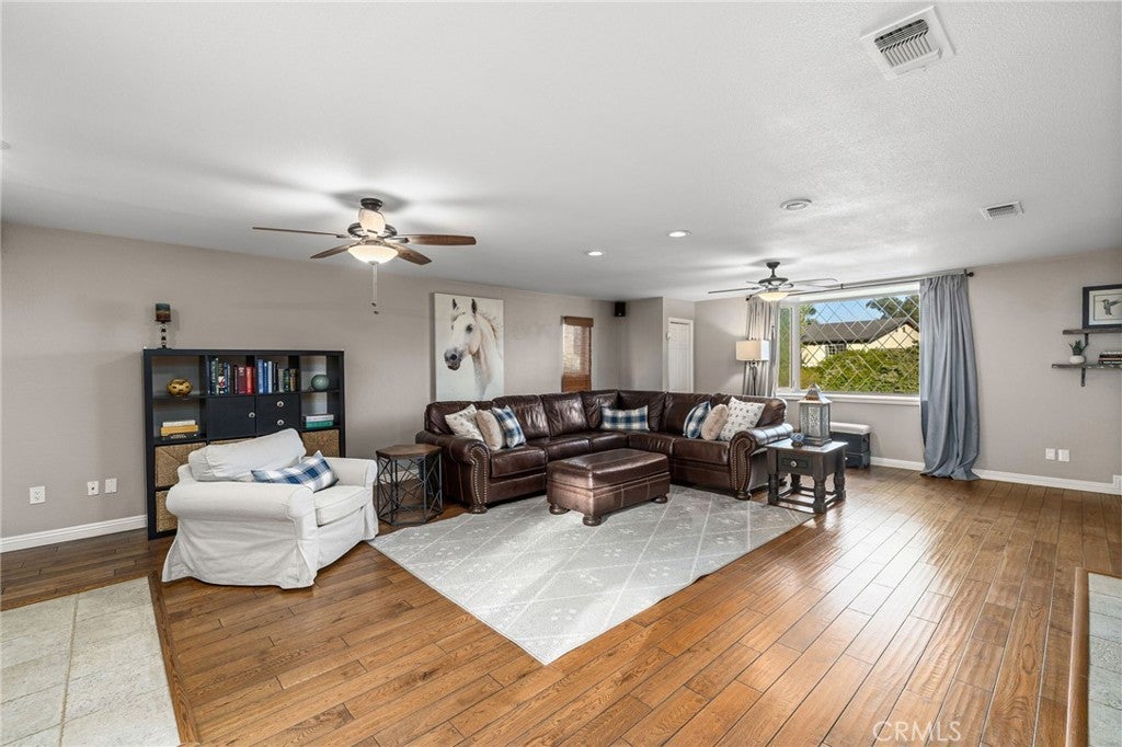 La Verne, California, 91750, United States, 4 Bedrooms Bedrooms, ,2 BathroomsBathrooms,Residential,Active,1961967